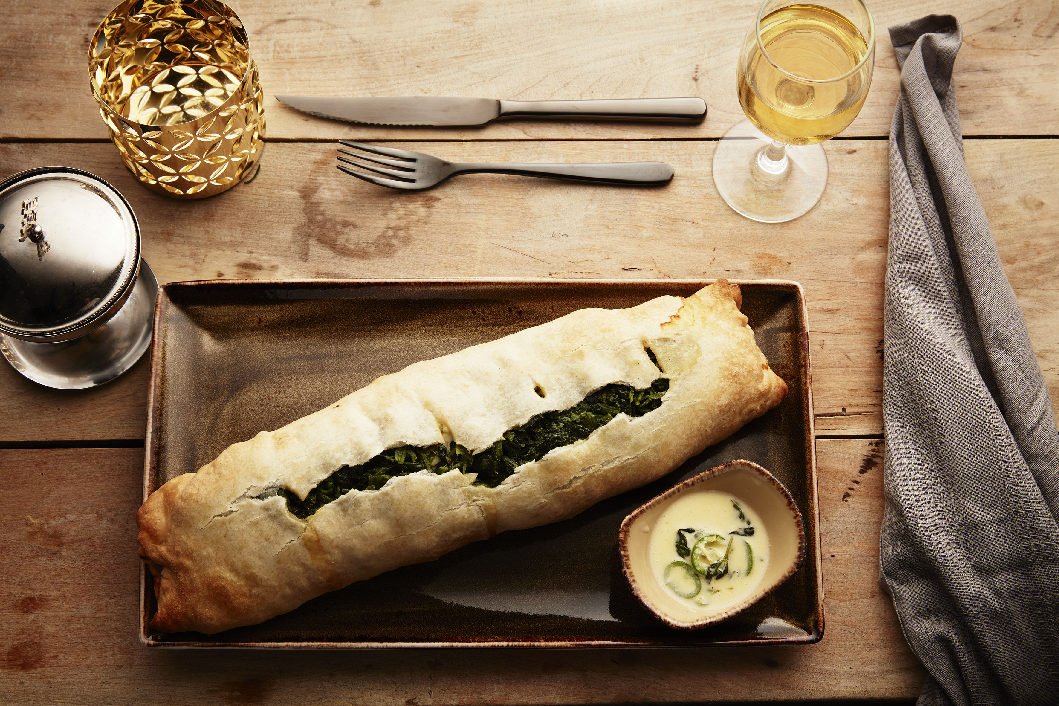 Salmon en croûte with spinach and feta cheese