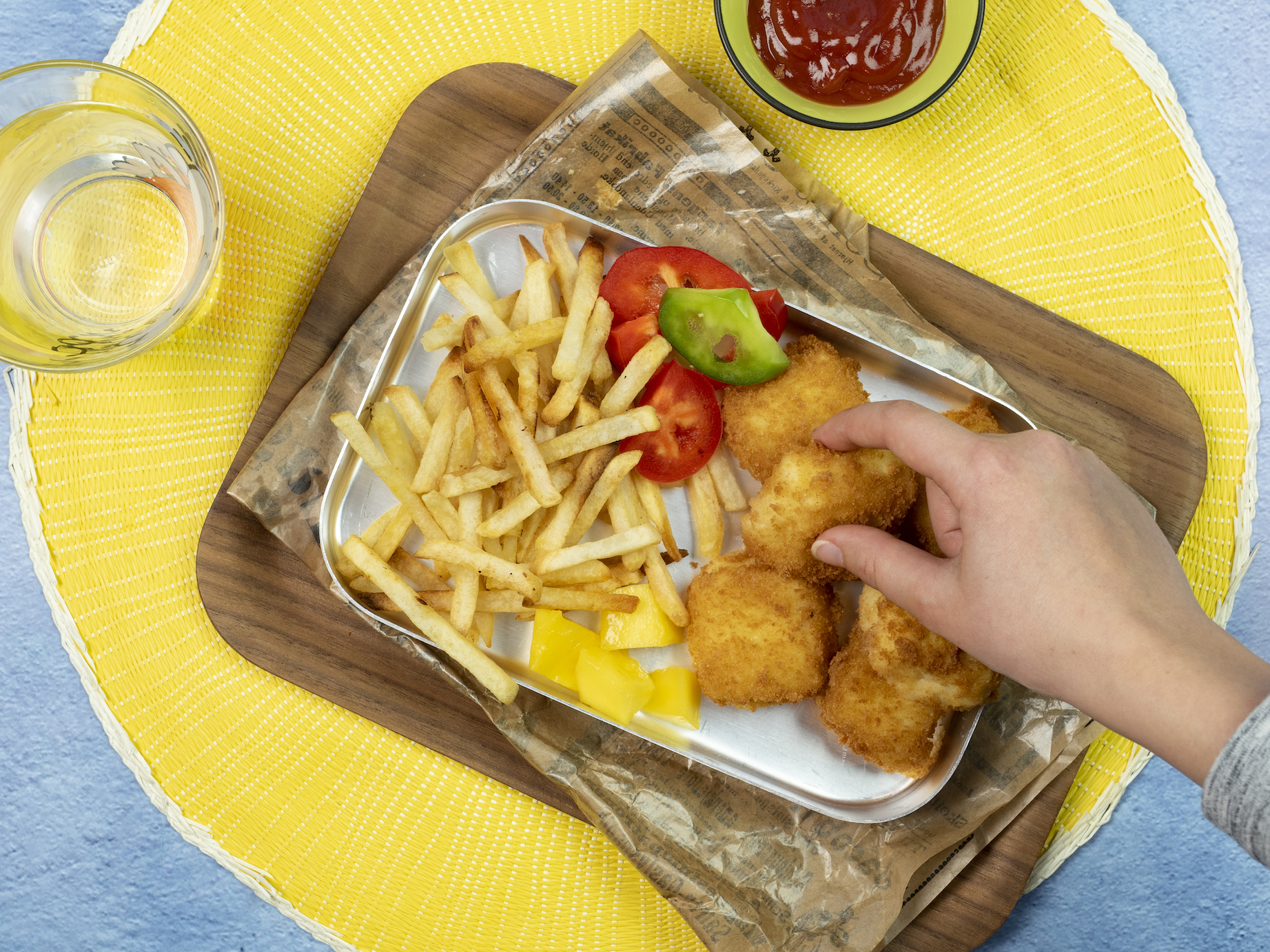 Nuggets av torsk og pommes frites